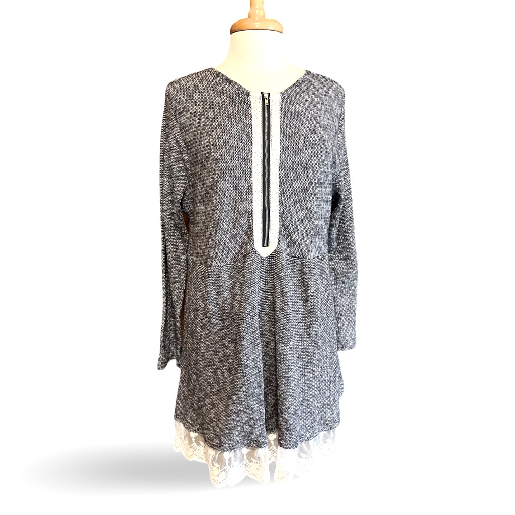 Umgee Soft Lightweight Sweater Tunic Navy & White W/ Lace Trim & Zippered Front